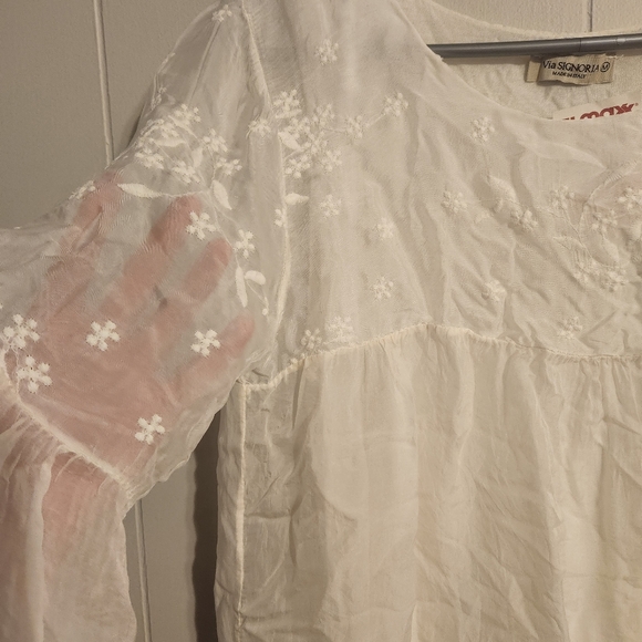 5/$10 NWT 3/4 bell sleeve white light weight blouse - Picture 6 of 8